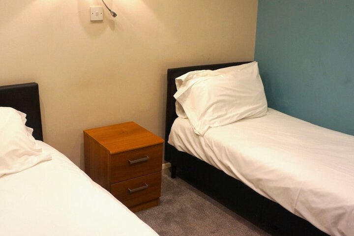 Room 18 of 162