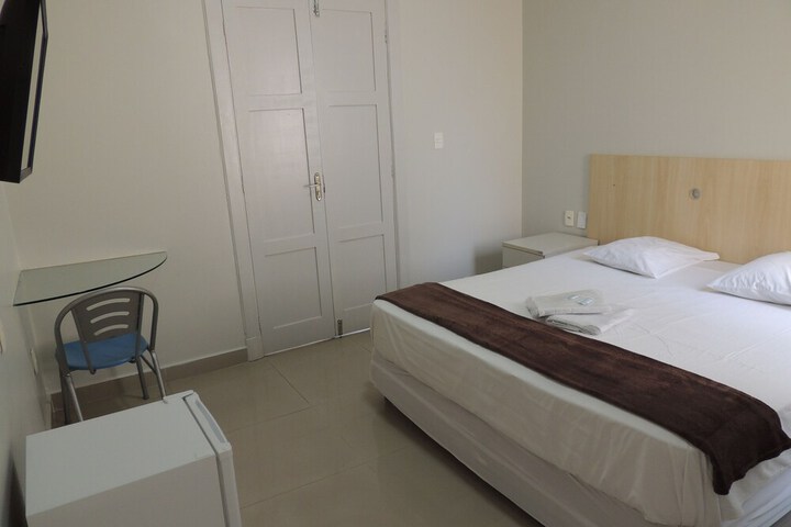Room 12 of 107