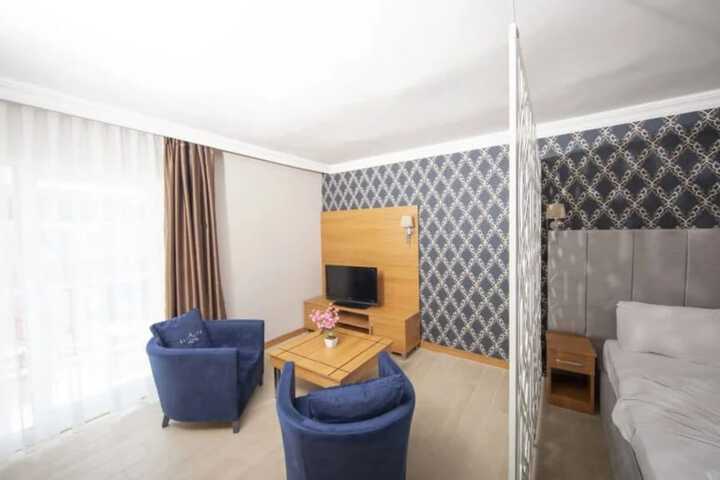 Room 3 of 66