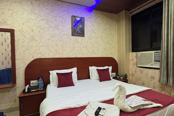 Room 9 of 31
