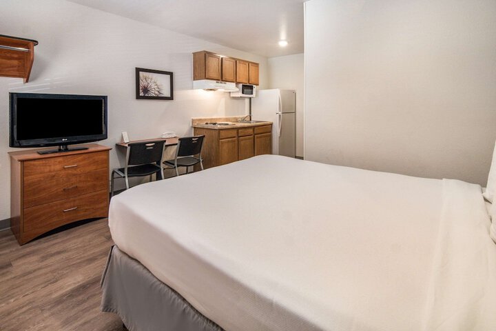 Suite Queen Bed (7 of 19)