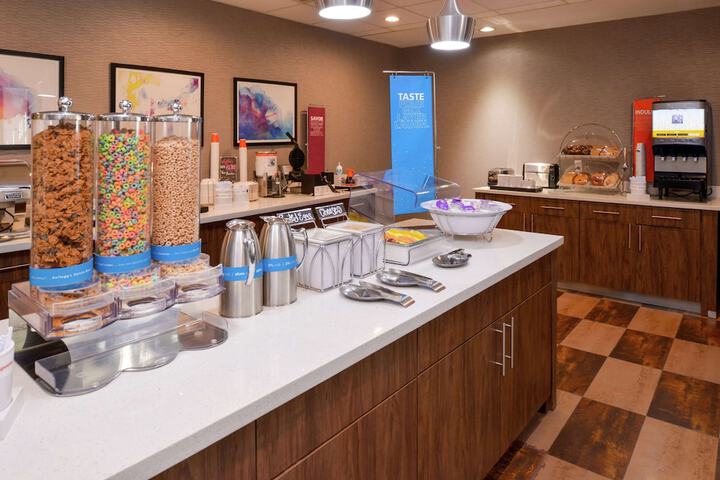 Breakfast area