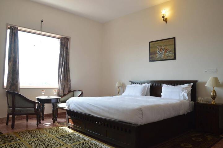 Room 1 of 8