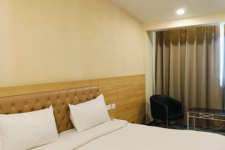 Room 14 of 28