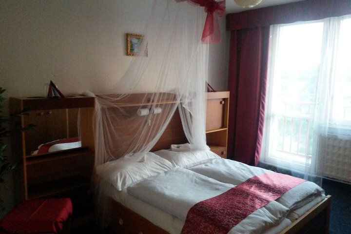 Room 30 of 76