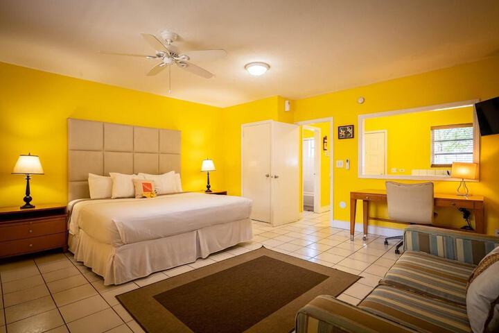 Room 9 of 27