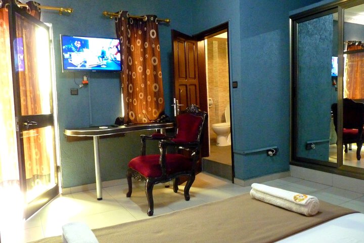 Room 12 of 85