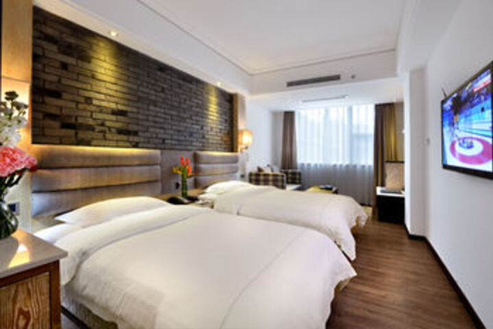 Room 4 of 11