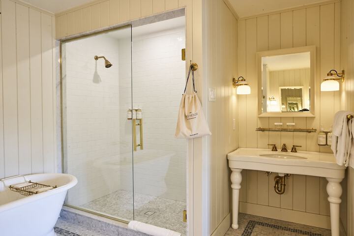 Bathroom Interior Photo