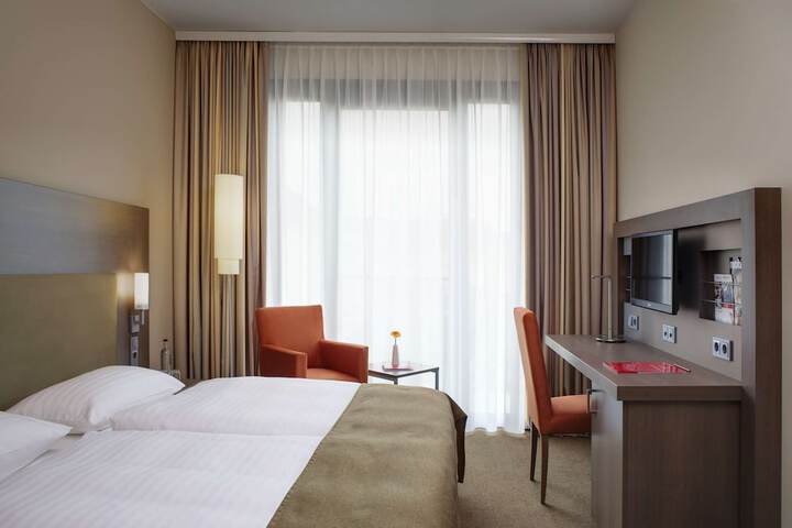 Room 8 of 25