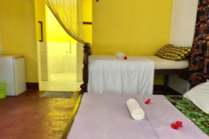 Room 5 of 14