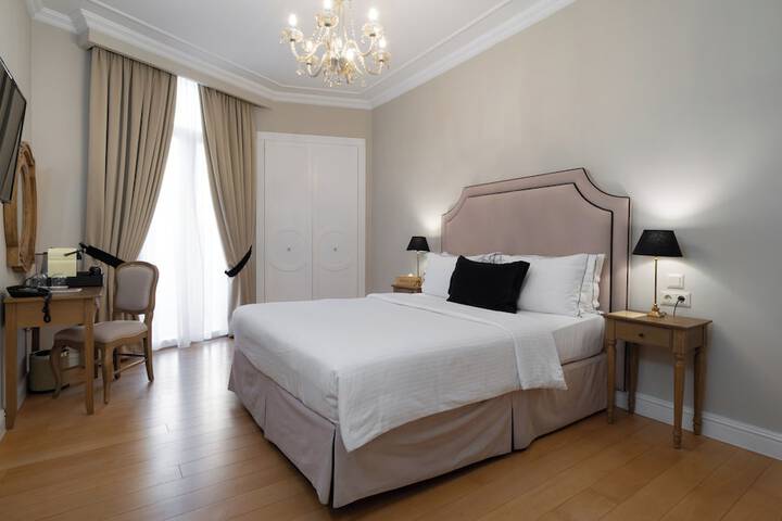 Room 10 of 63