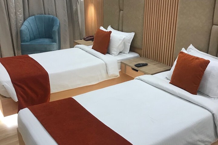 Room 6 of 26