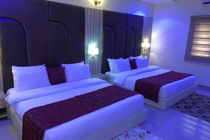 Room 17 of 18