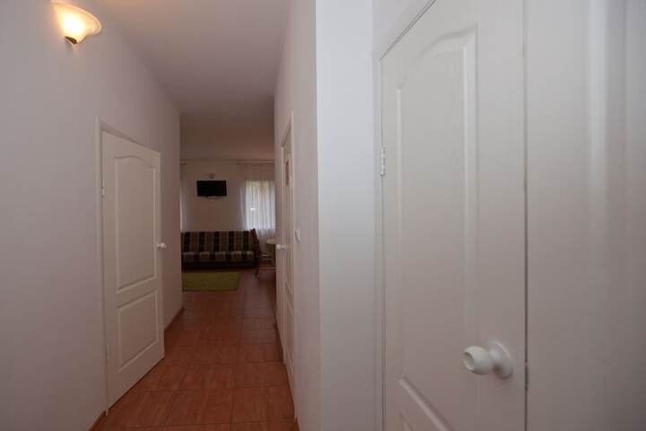 Room 7 of 46