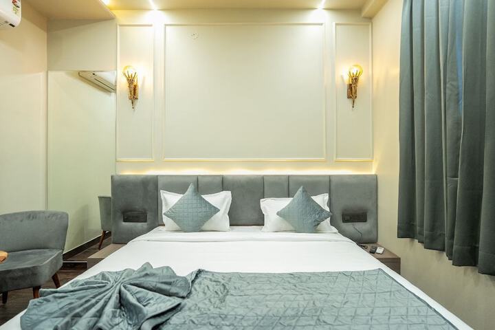 Room 3 of 10