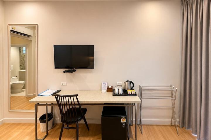 Room 16 of 198