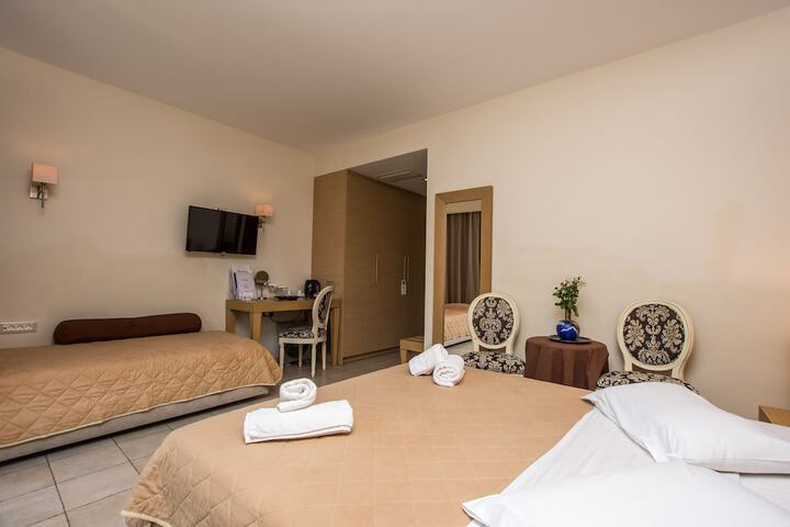 Room 15 of 61