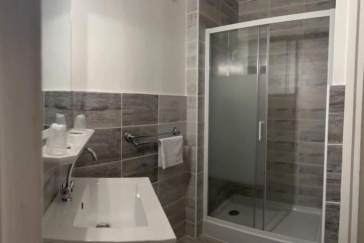 Room 15 of 22