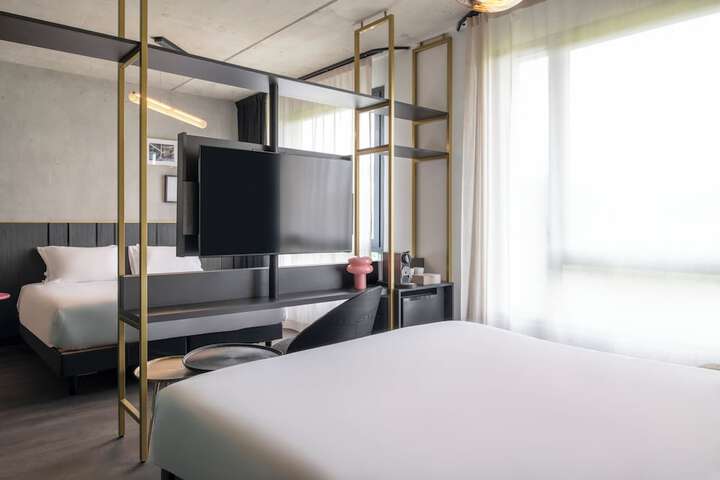 Room 14 of 62