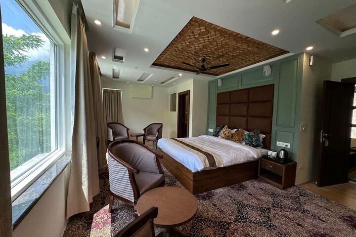 Room 13 of 47