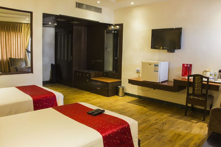 Room 6 of 35