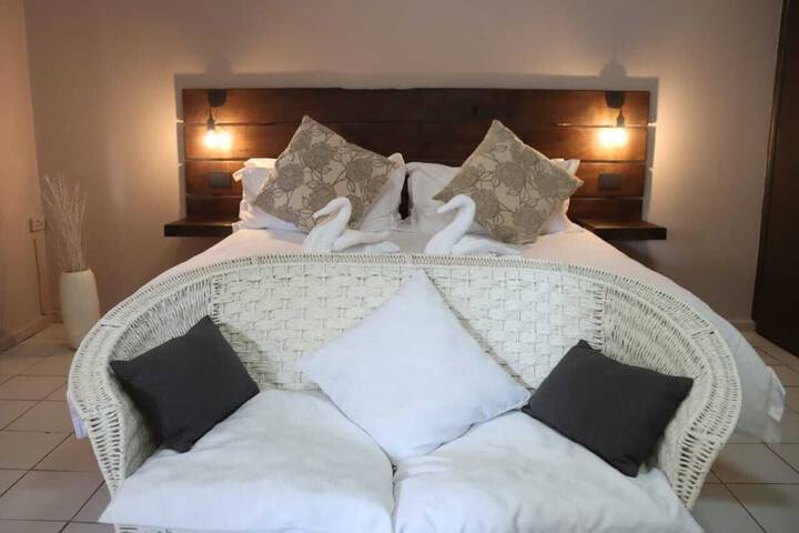 Room 3 of 34