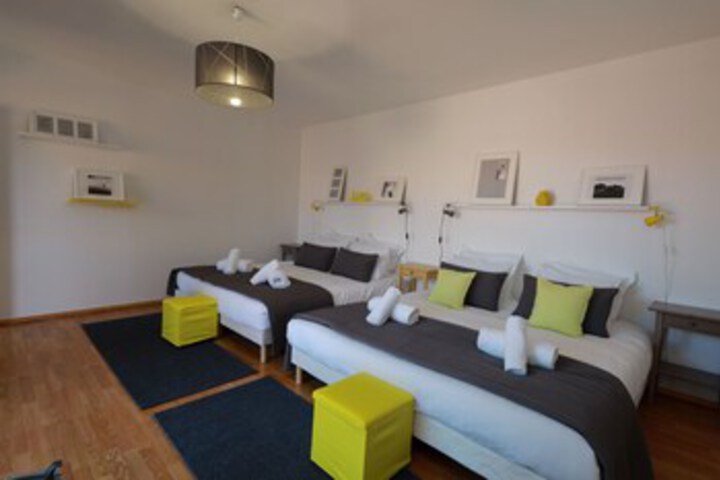 Room 9 of 25