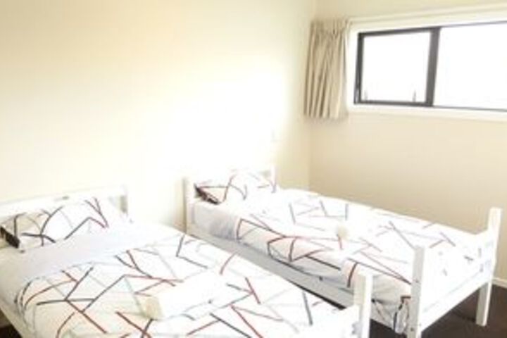 Room 12 of 28