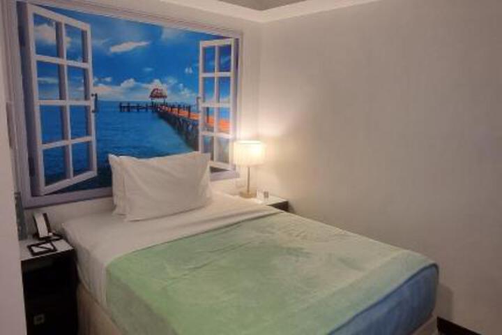 Room 26 of 49