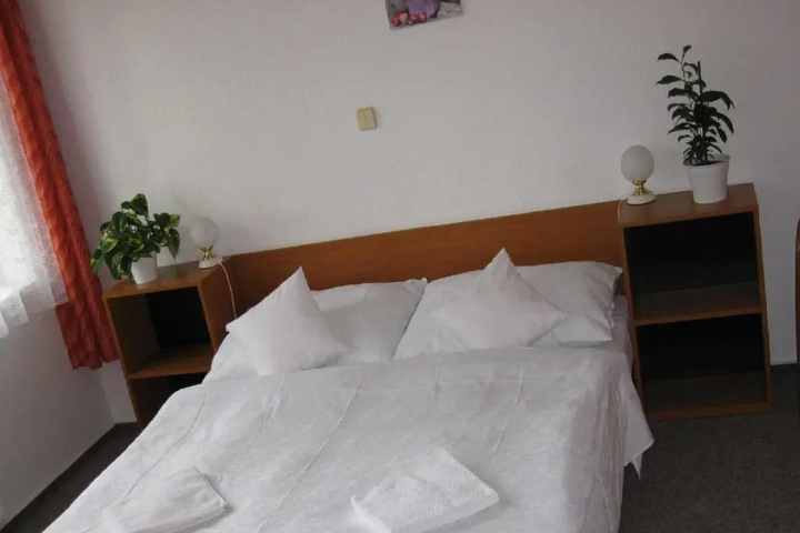 Room 3 of 14