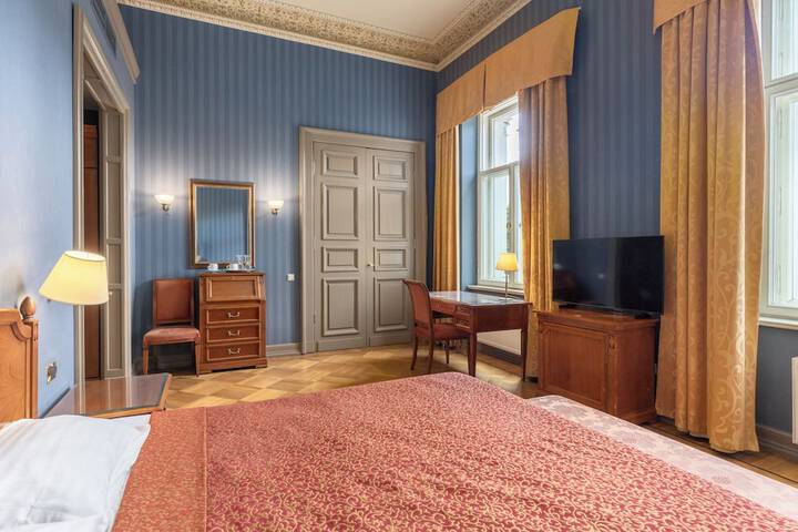 Room 4 of 75