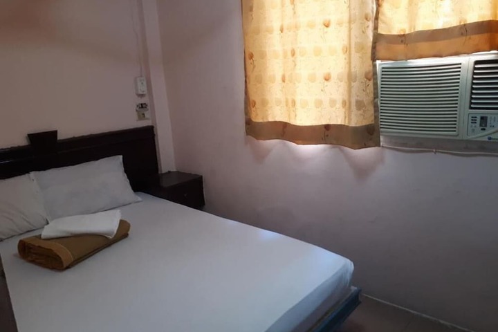 Room 16 of 32