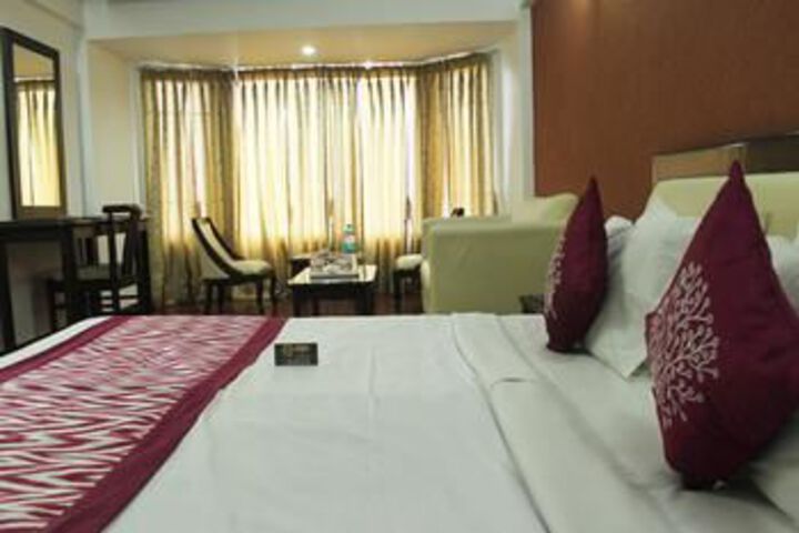 Room 11 of 14