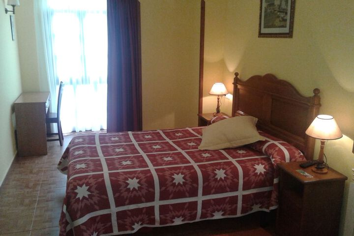 Room 6 of 17