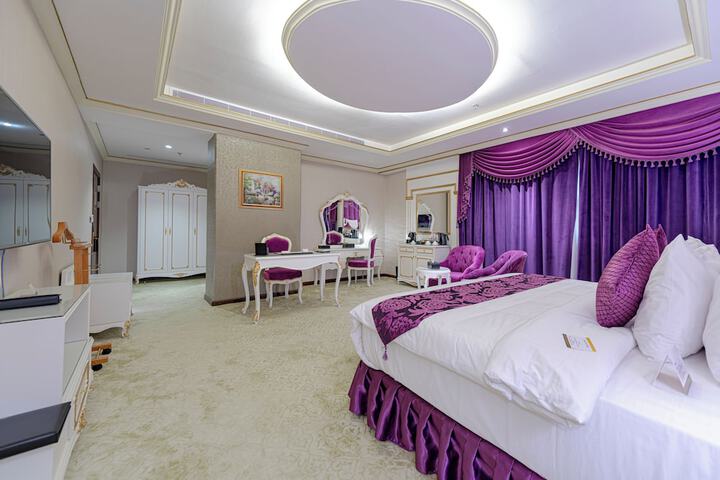 Room 19 of 76