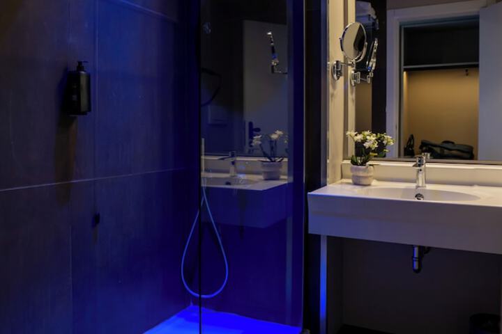 Clean Restrooms