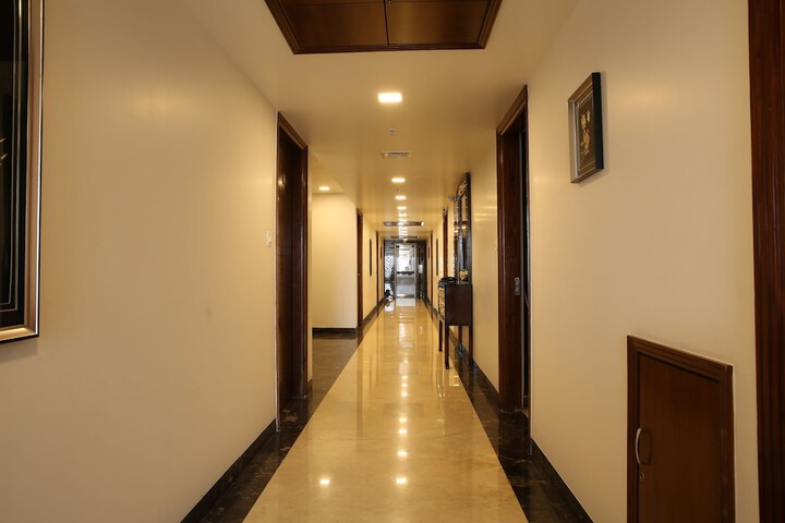 Ballroom/Hall 106 of 123