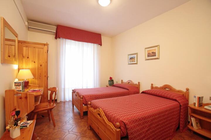 Room 12 of 47