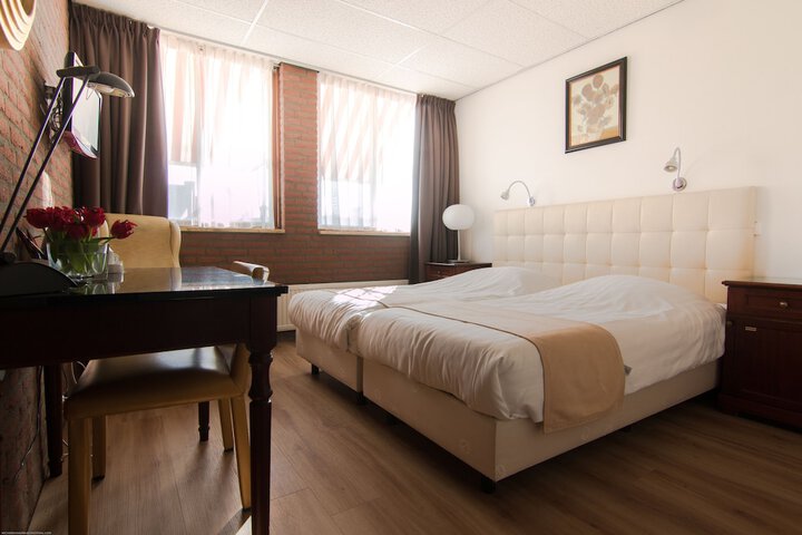 Room 12 of 31