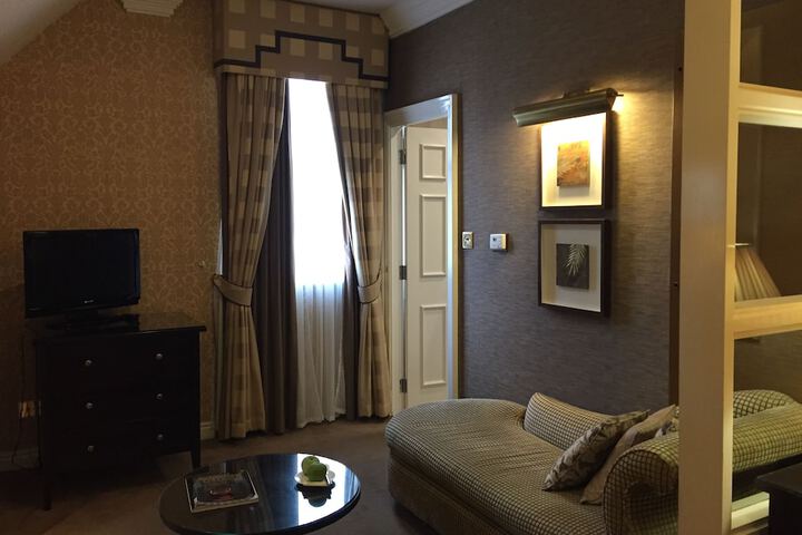 Room 18 of 82