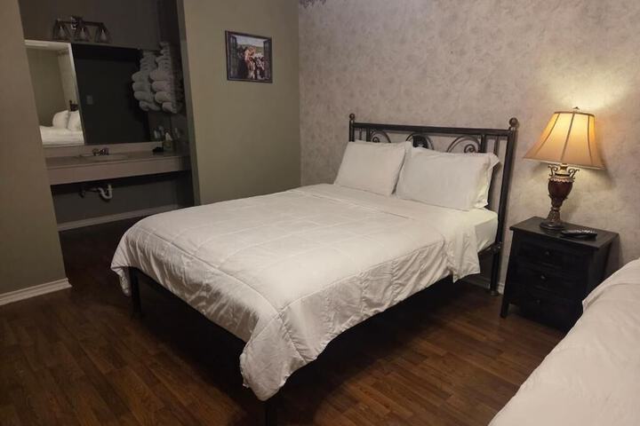 Room 2 of 8
