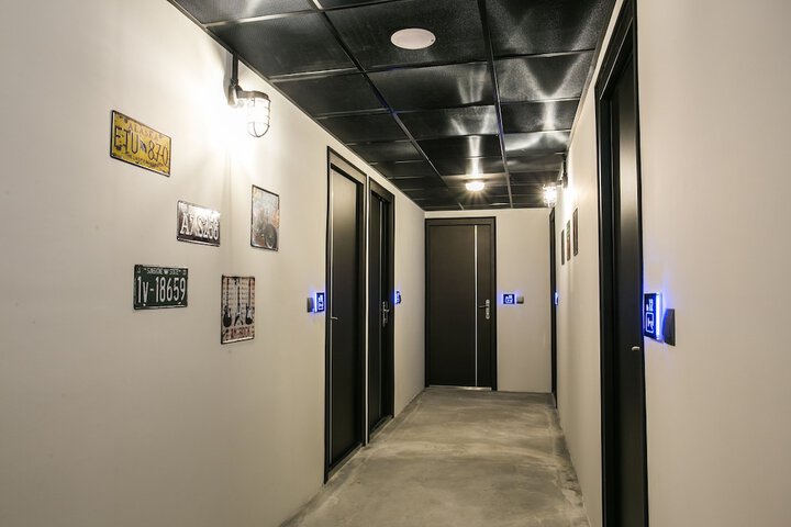 Ballroom/Hall 35 of 37