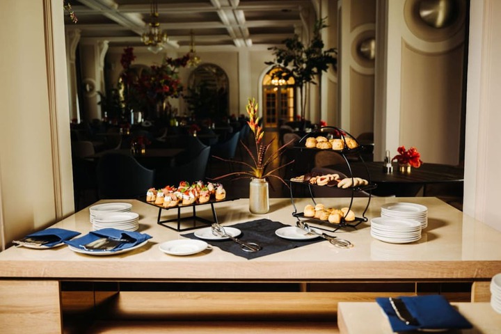 Dining 54 of 93