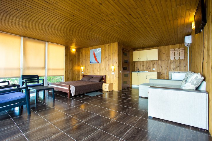 Room 10 of 29
