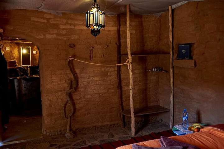 Room 10 of 34