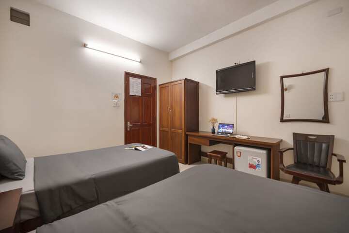 Room 11 of 22
