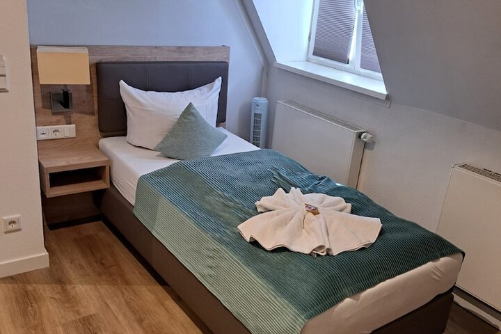 Room 90 of 131