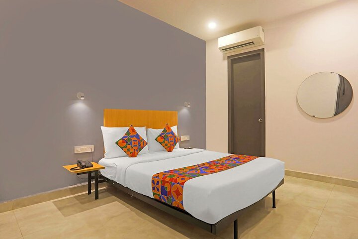 Room 11 of 25