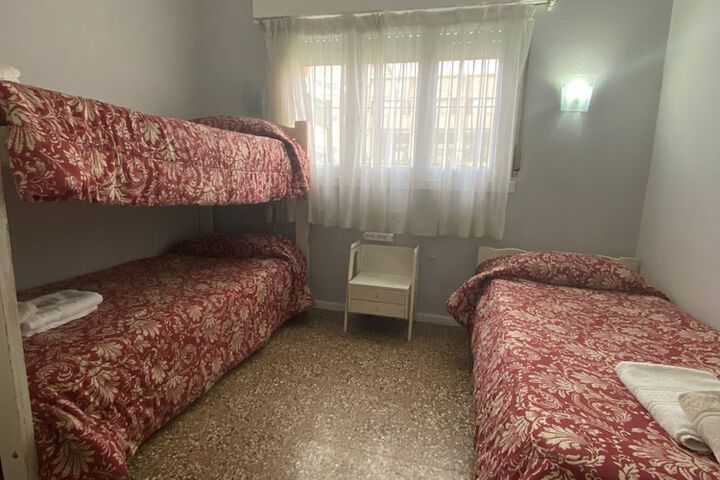 Room 7 of 12